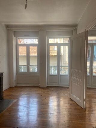  Appartement à louer 3 pièces 64 m²