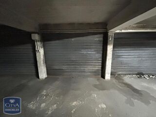  Parking / Garage à louer 