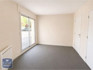  Appartement à louer 3 pièces 74 m²
