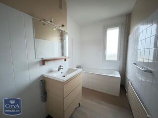  Appartement à louer 4 pièces 83 m²