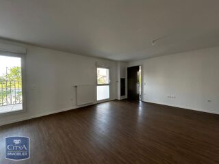  Appartement à louer 3 pièces 77 m²