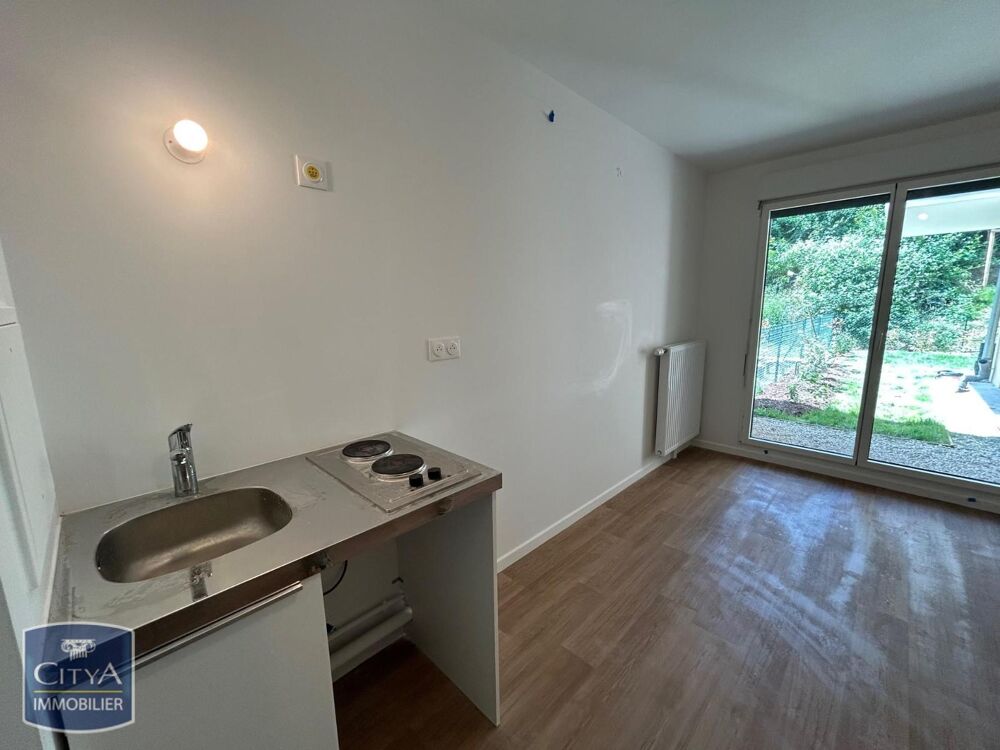 À LOUER SUR PLAN STUDIO EN REZ DE JARDIN DISPONIBLE AU 1....