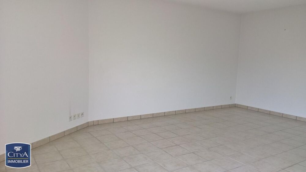 À LOUER : Charmant appartement T2 à Arpajon sur Cère, id....