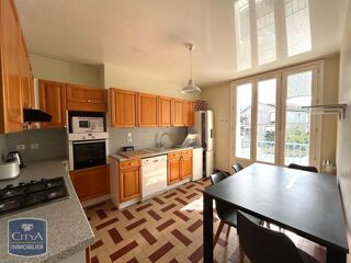  Appartement à louer 5 pièces 108 m²