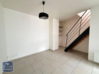  Appartement à louer 2 pièces 33 m²