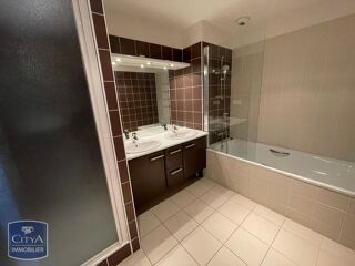  Appartement à louer 3 pièces 78 m²