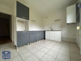  Appartement à louer 4 pièces 96 m²