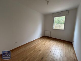  Appartement à louer 4 pièces 106 m²