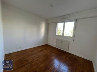  Appartement à louer 3 pièces 74 m²