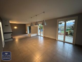  Maison à louer 6 pièces 193 m²