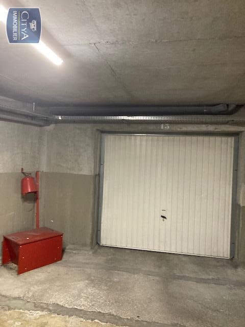  Parking / Garage  louer 