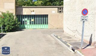  Parking / Garage à louer 