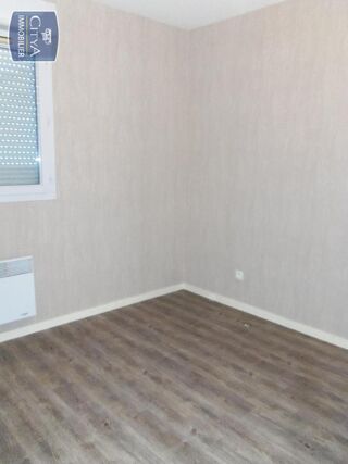  Appartement à louer 3 pièces 65 m²