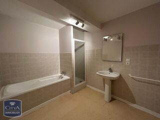  Appartement à louer 6 pièces 125 m²