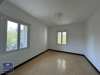  Appartement à louer 4 pièces 87 m²