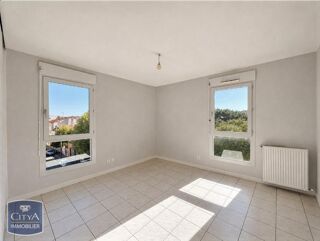  Appartement à louer 4 pièces 97 m²