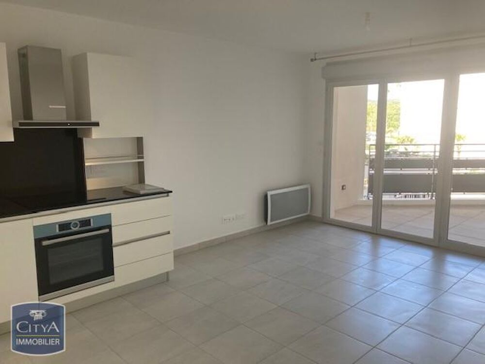 location Appartement - 3 pièce(s) - 64 m² Hyères (83400)