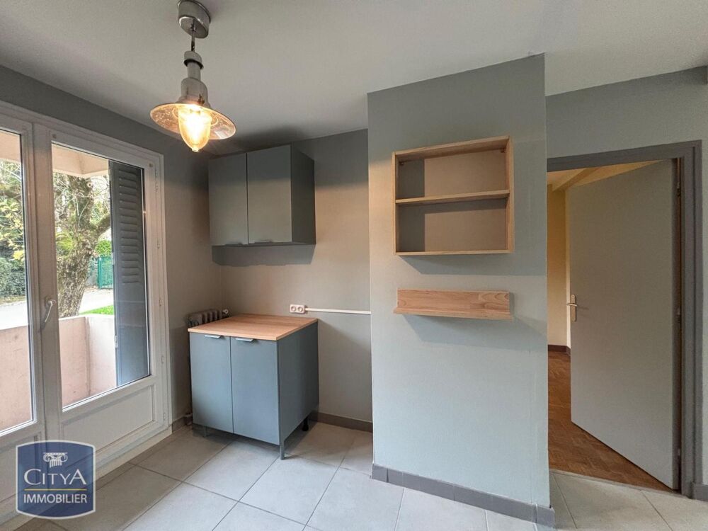 location Appartement - 3 pièce(s) - 61 m² Saint-Égrève (38120)