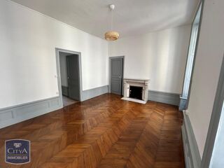  Appartement à louer 4 pièces 81 m²