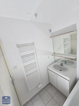  Appartement à louer 2 pièces 37 m²
