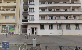  Parking / Garage à louer 