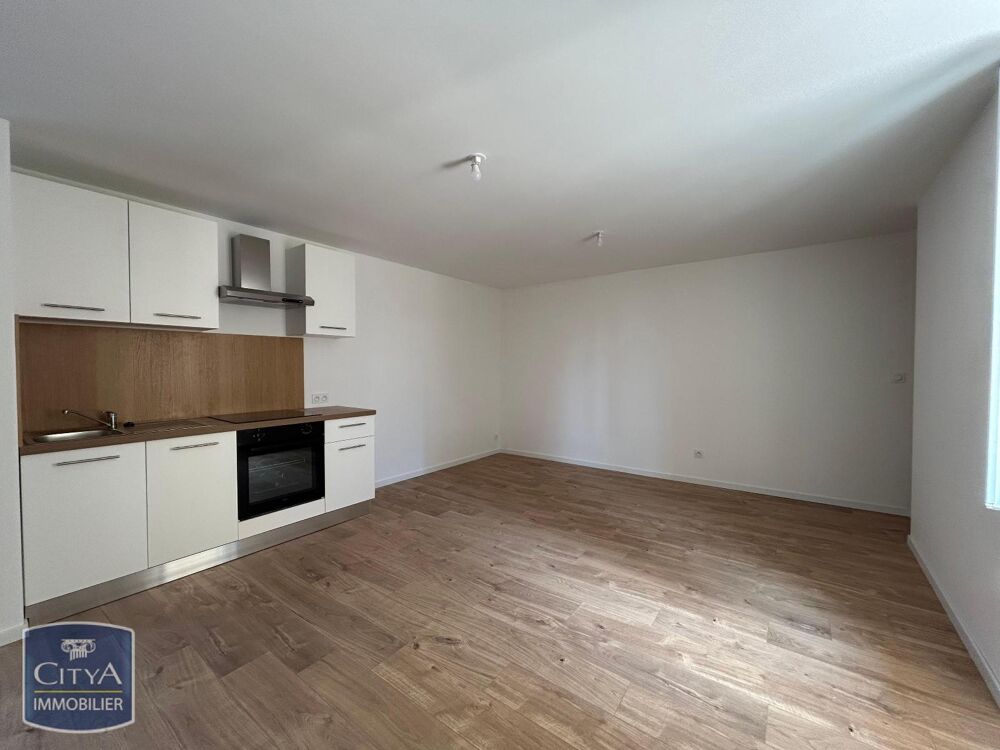 LE COTEAU - STUDIO RENOVE A NEUF - PROCHE GARE ET COMMER....