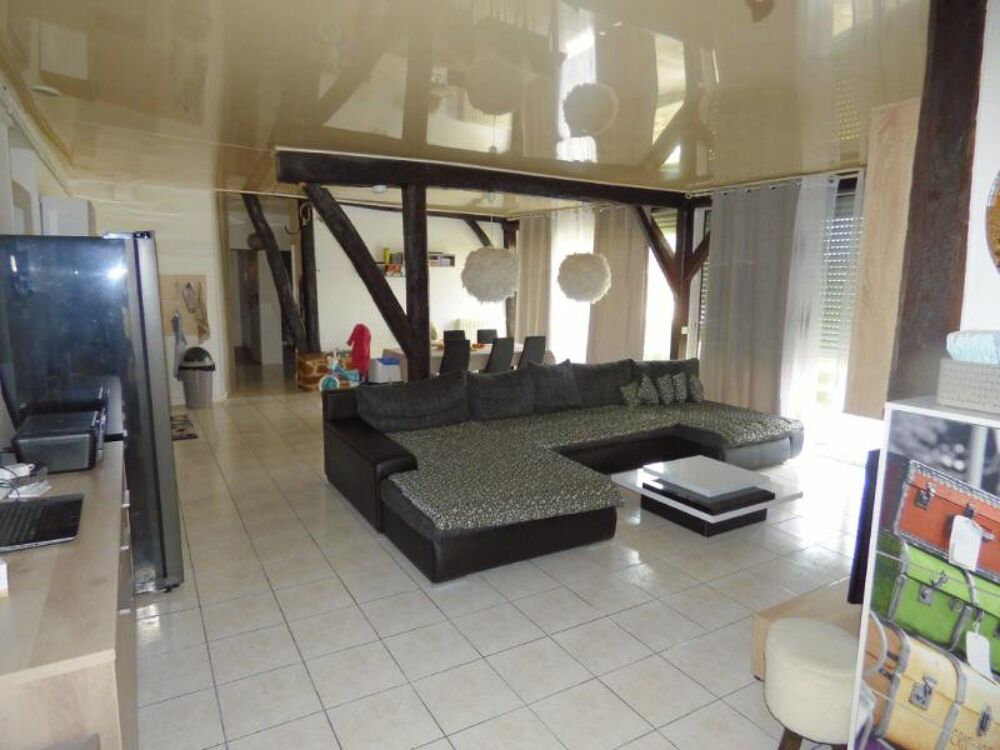 location Appartement - 4 pièce(s) - 92 m² Bâgé-la-Ville (01380)
