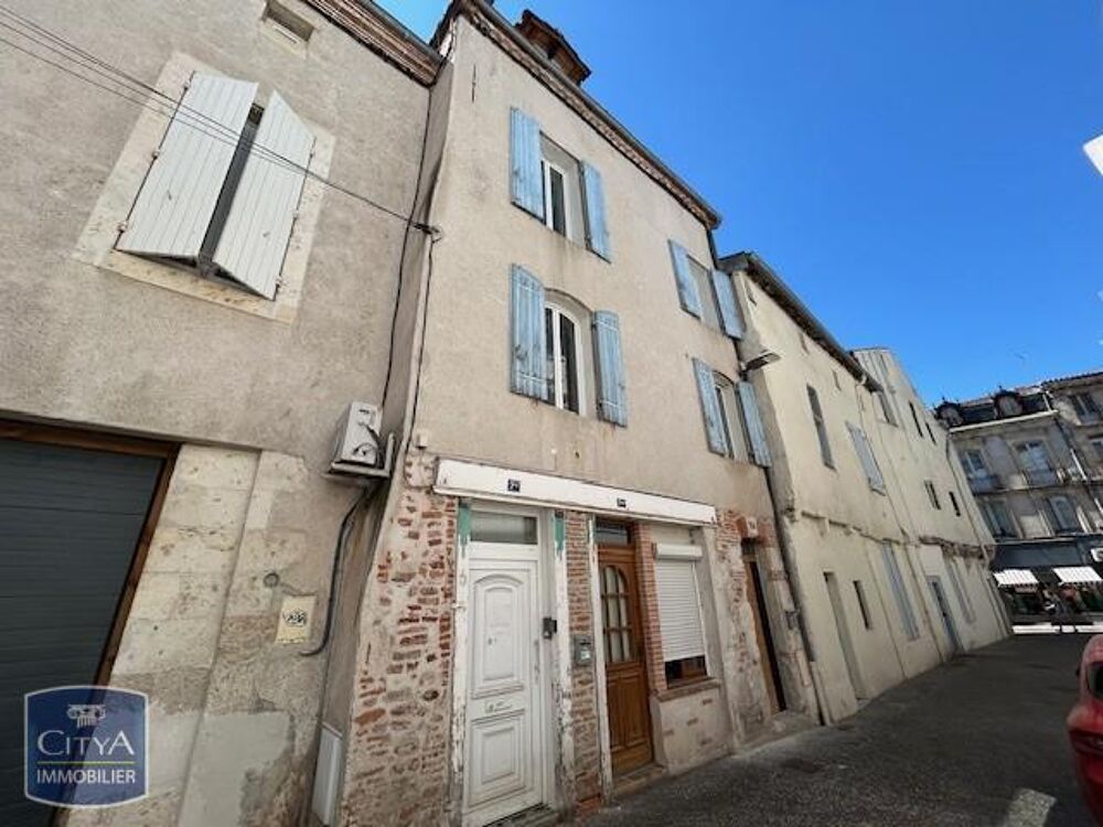 À louer, cet appartement T3 situé dans la charmante vill....