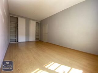 Appartement à louer 3 pièces 96 m²