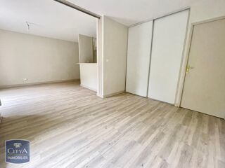  Appartement à louer 1 pièce 35 m²