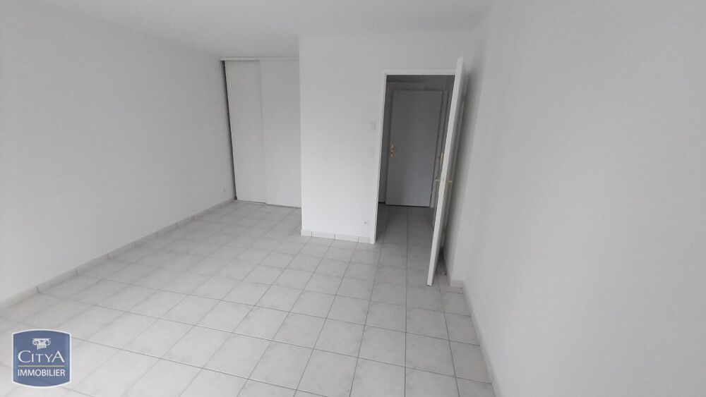 À LOUER : Charmant appartement T1 situé à Douai, dans un....