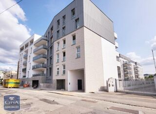  Appartement à louer 4 pièces 80 m²