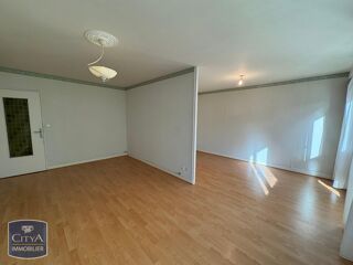  Appartement à louer 4 pièces 80 m²