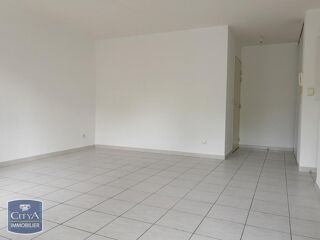  Appartement à louer 3 pièces 65 m²