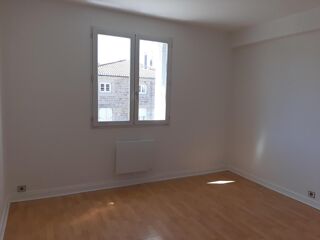  Appartement à louer 3 pièces 78 m²