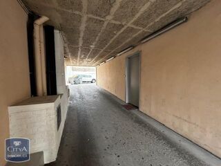  Parking / Garage � louer 