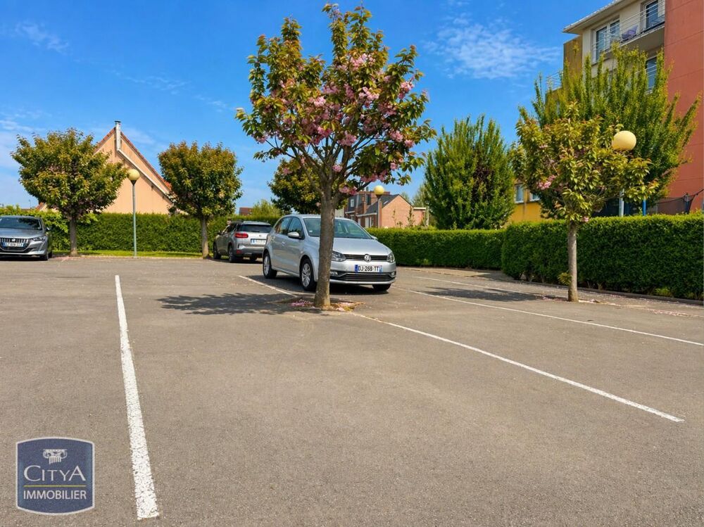 location Parking / Garage Loos (59120)