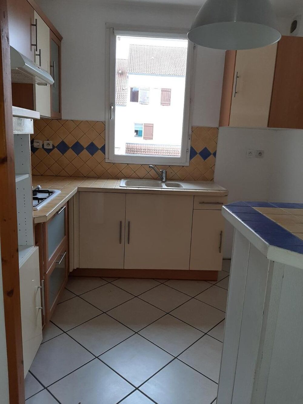 40 Allée Stéphane Mallarmé à ST. RAMBERT. Appartement F3....
