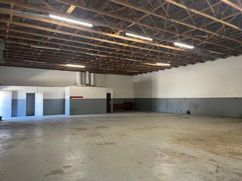 BRIGNOLES - Local de 380m2 dans la zone NICOPOLIS - B... 3000 83170 Brignoles