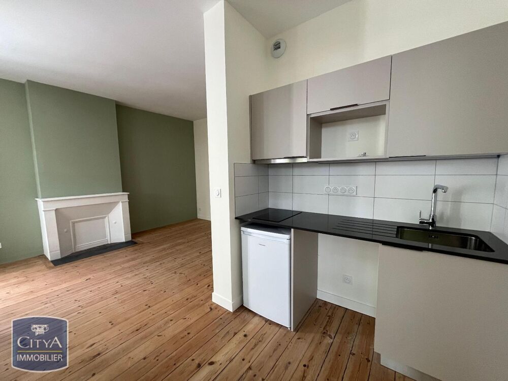 À LOUER : Appartement T1 situé à Saintes, avenue Gambett....