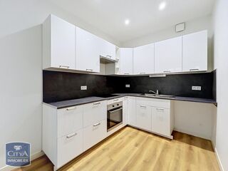  Appartement à louer 4 pièces 96 m²
