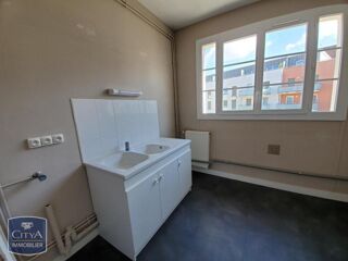  Appartement à louer 3 pièces 75 m²