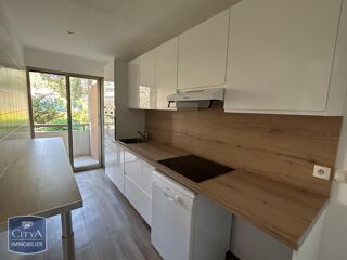  Appartement à louer 3 pièces 97 m²