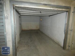  Parking / Garage à louer 