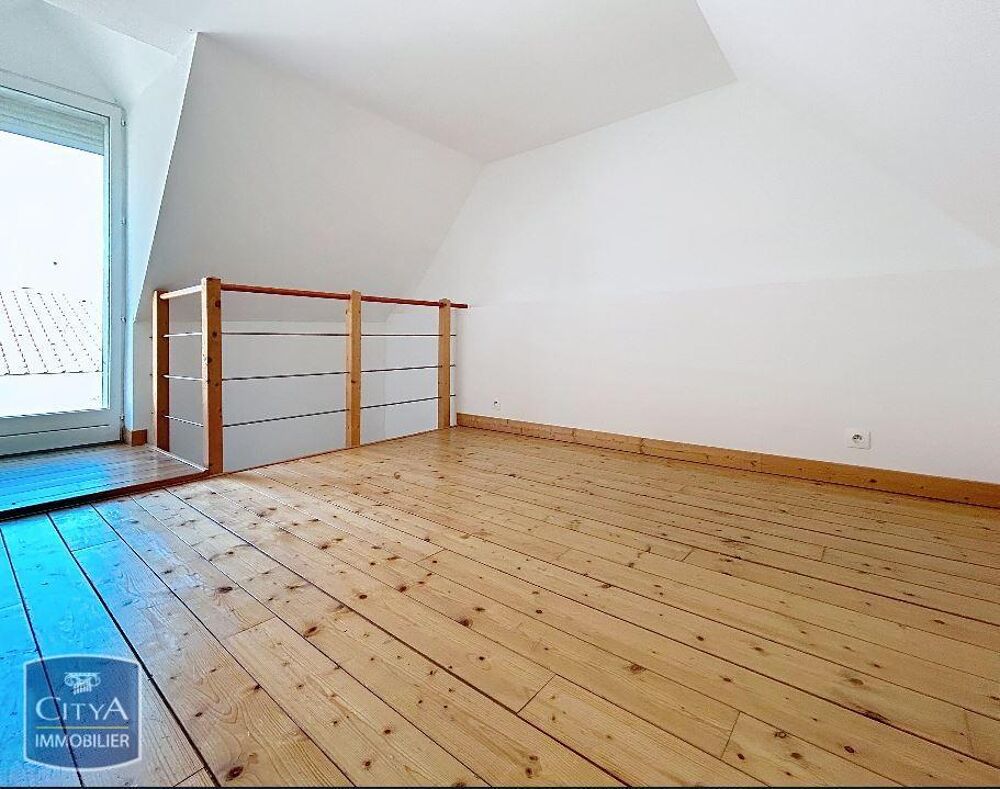 Découvrez ce charmant appartement T2 en duplex de 29,5 m....