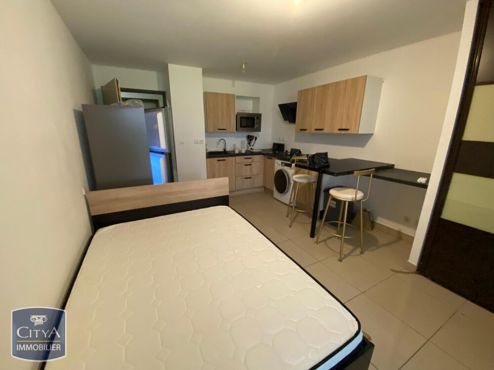 location Appartement - 1 pièce(s) - 20 m² Sainte-Clotilde (97490)