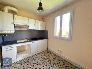  Appartement à louer 4 pièces 77 m²