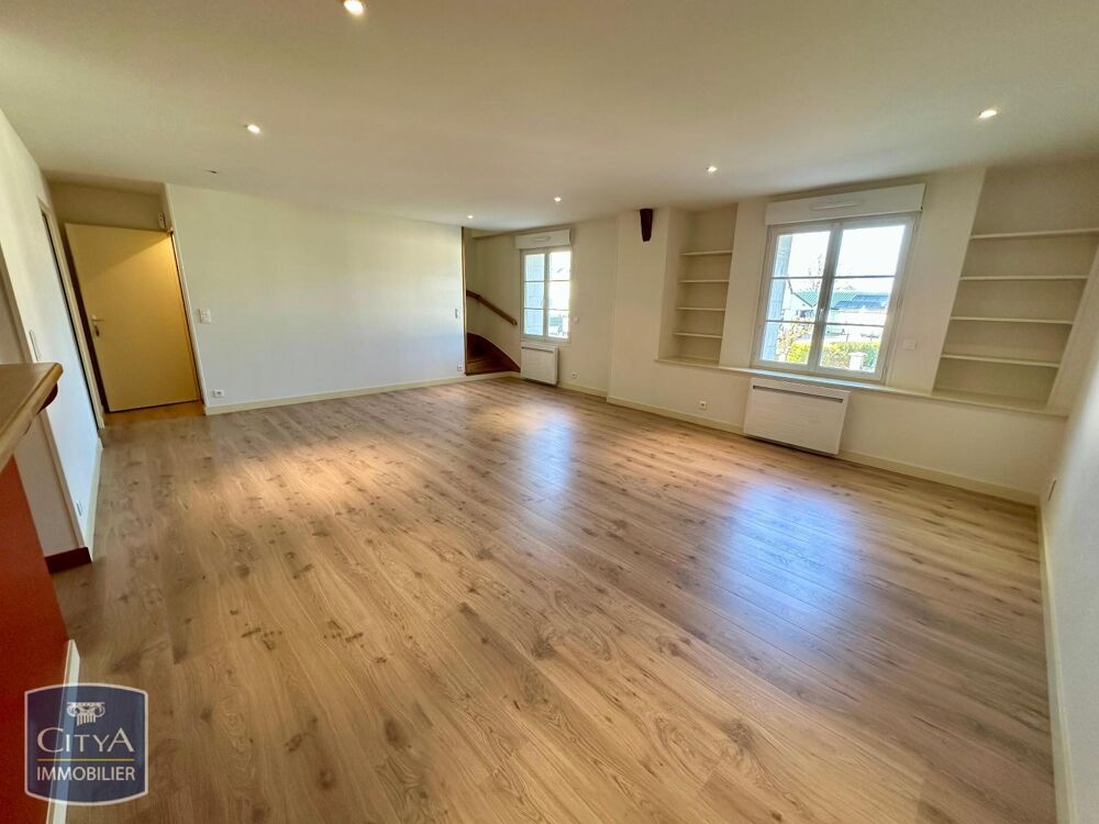 À louer : Appartement rénové T3 à Buzancais, un véritabl....