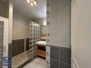  Appartement à louer 3 pièces 63 m²