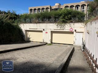  Parking / Garage � louer 
